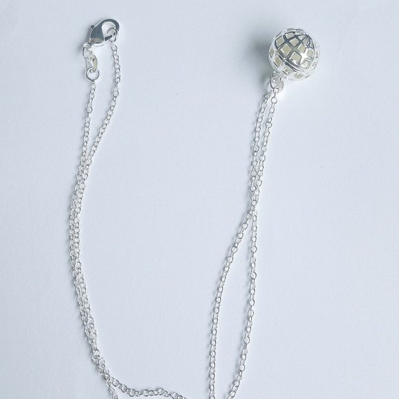 Silver Plated Pendant & Round Basket Weave Cage - Picture 10 of 13